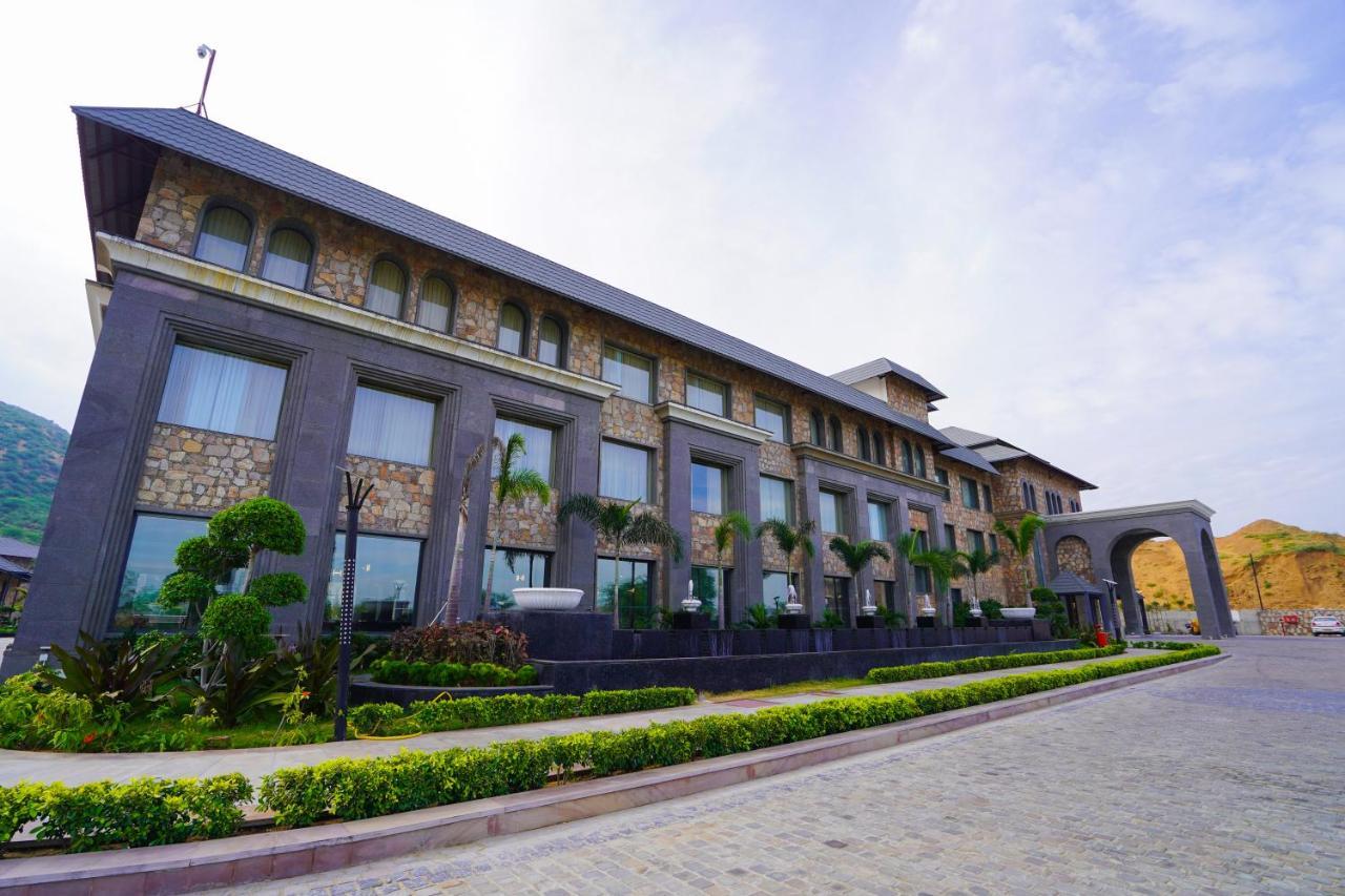 Pushkara Resort And Spa Kültér fotó